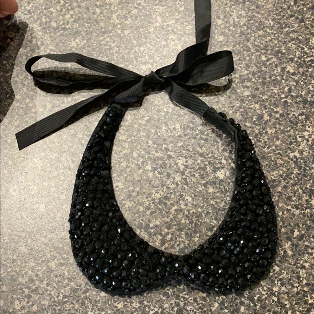 Beautiful and delicate chunky ribbon necklace